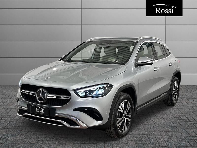 Nuova Mercedes GLA180 116 CV (85 kW) 2025 Bianco SUV