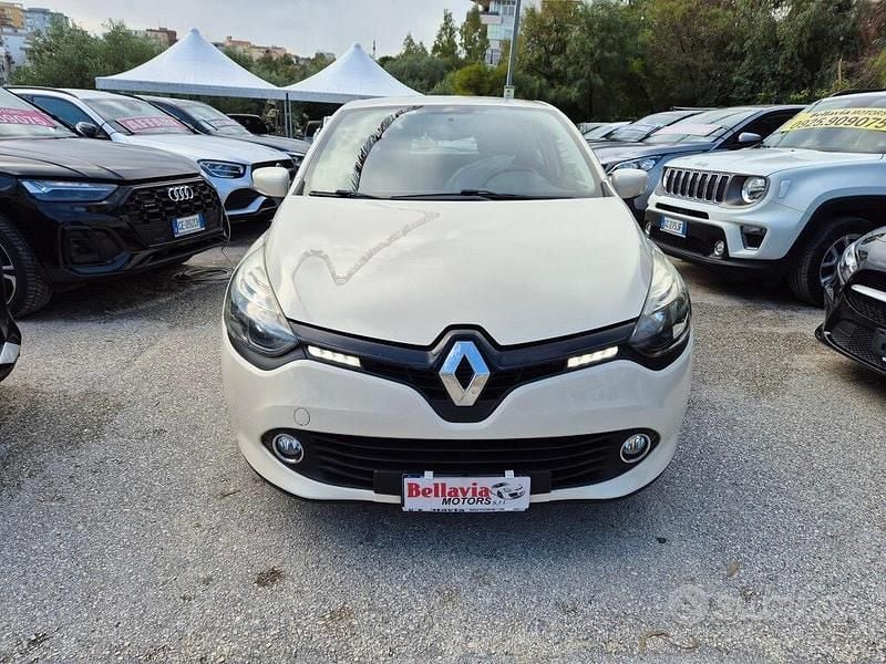 Usado Renault Clio IV 75 CV (55 kW) 2016 Amarillo Utilitario