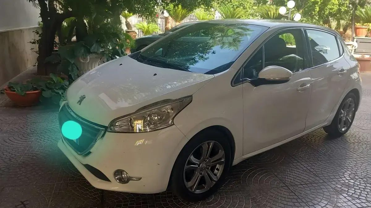 Usata Peugeot 208 Active 68 CV (50 kW) 2014 Utilitaria