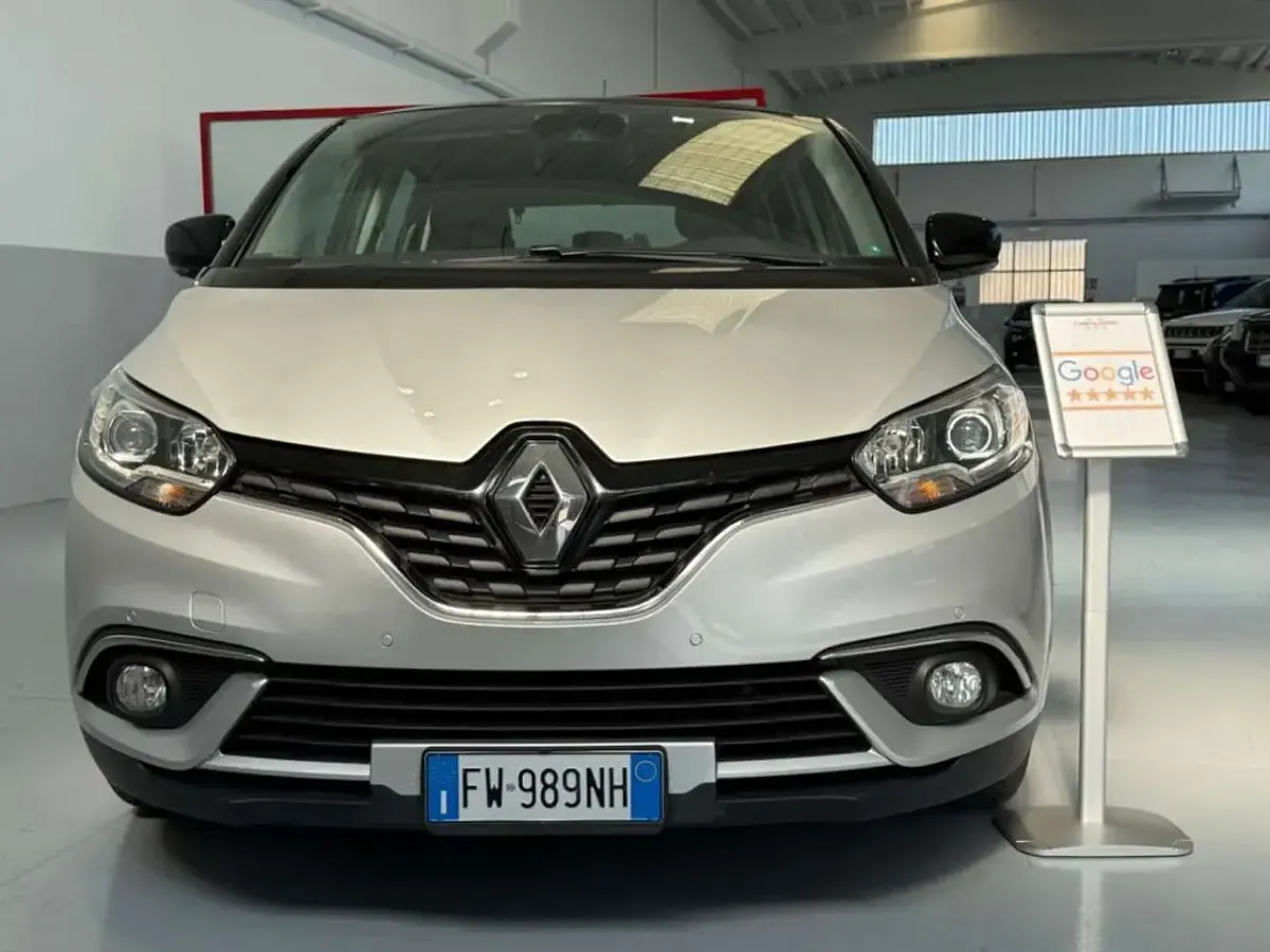 Usata Renault Scénic 120 CV (88 kW) 2019 Argento Monovolume
