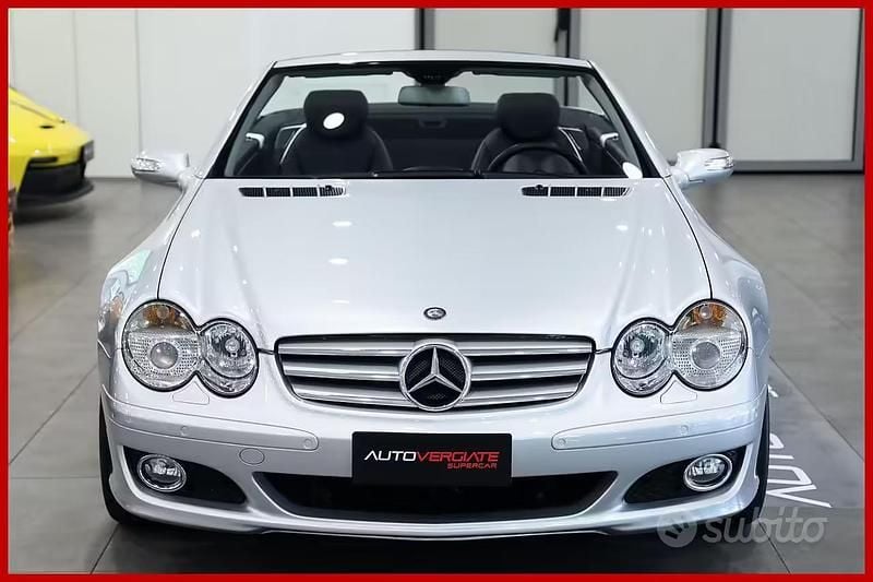 Usata Mercedes SL350 272 CV (200 kW) 2006 Grigio Cabrio