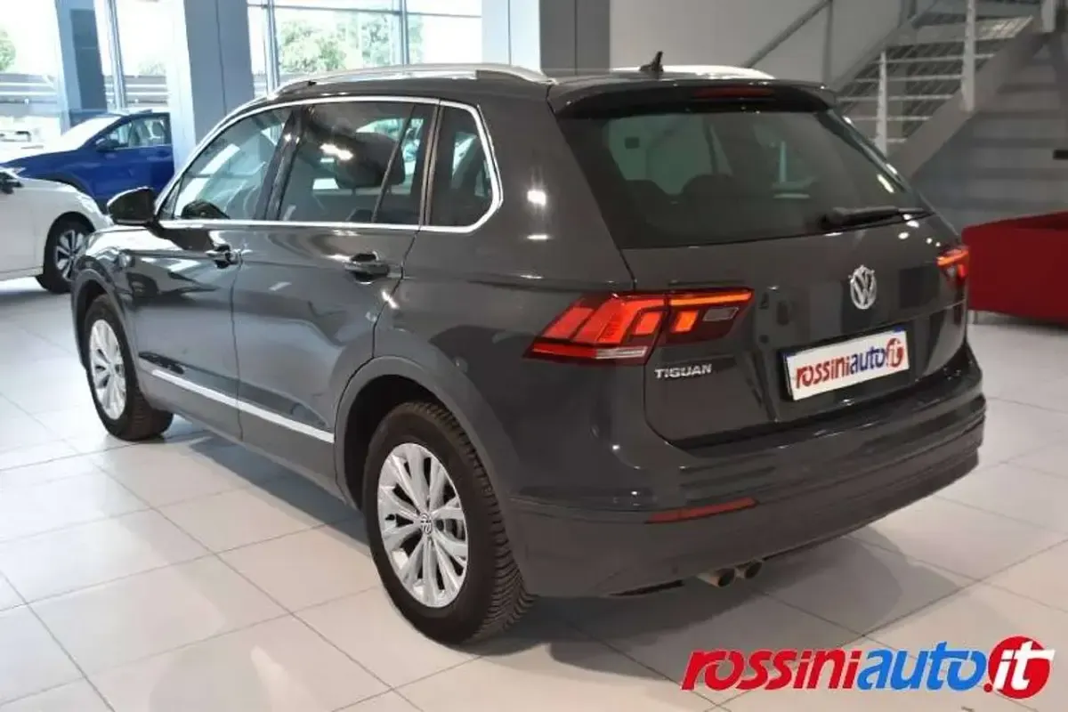 Usata VW Tiguan Business 150 CV (110 kW) 2020 Grigio urano SUV