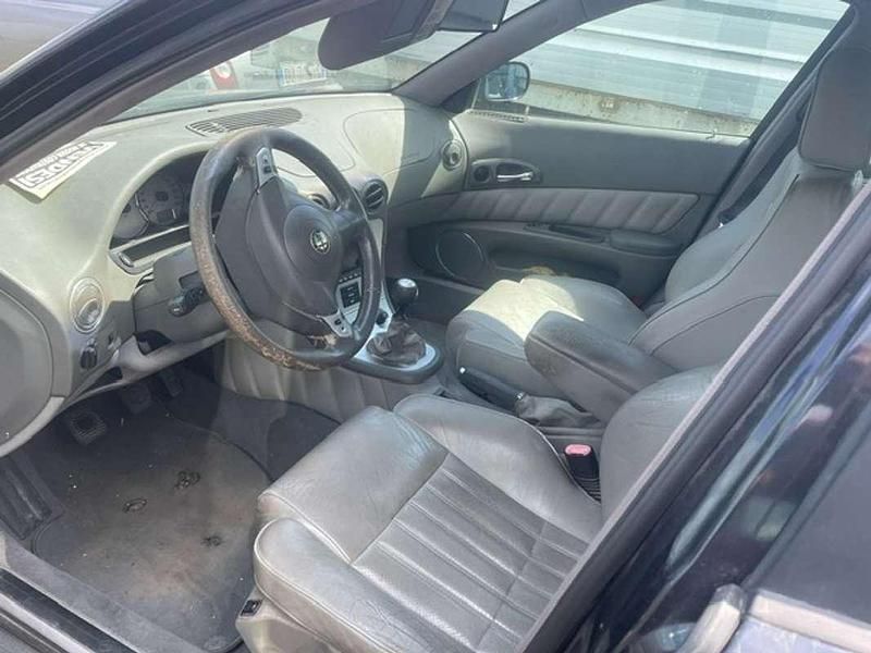 Usata Alfa Romeo 166 175 CV (128 kW) 2005 Blu/azzurro Berlina
