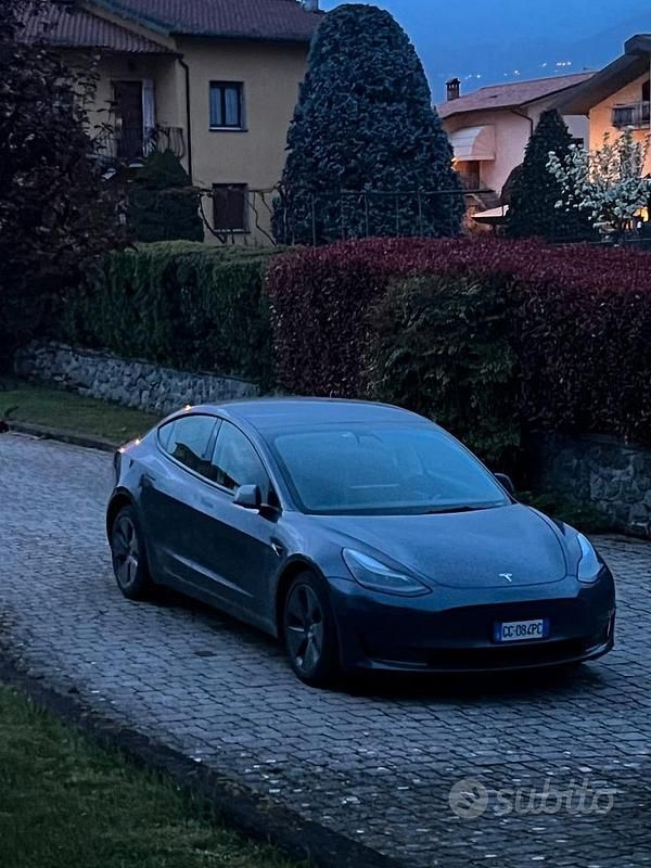 Usata Tesla Model 3 366 kW (498 CV) 2021 Grigio Berlina