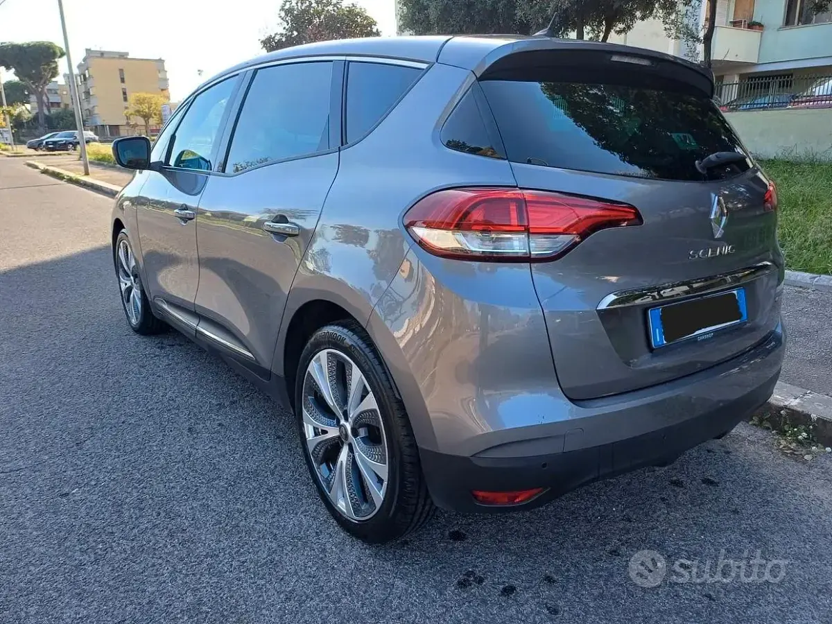Usata Renault Scénic III Intens 110 CV (80 kW) 2017 Grigio Monovolume
