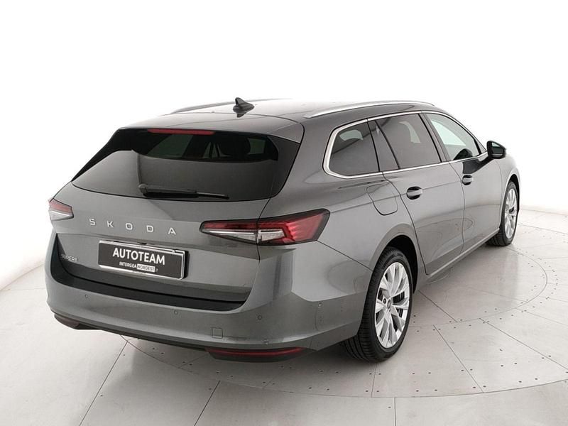 Usata Skoda Superb Style 150 CV (110 kW) 2025 Grigio grafite Station wagon