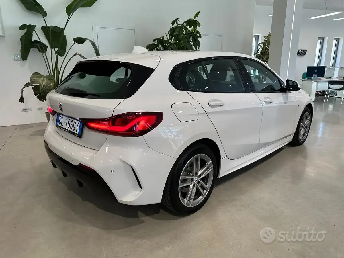 Usata BMW 116 M Sport 116 CV (85 kW) 2022 Bianco Utilitaria