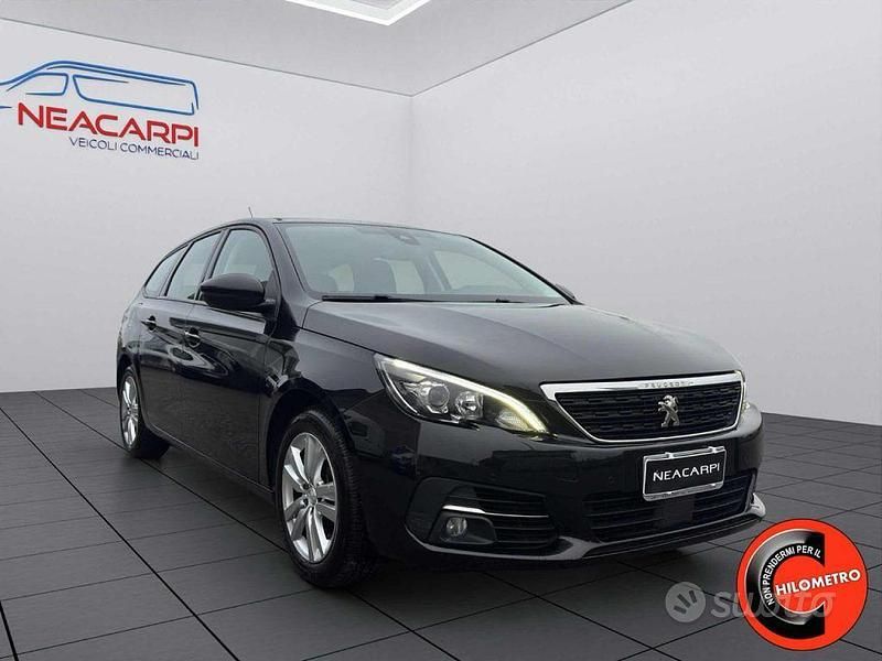 Usata Peugeot 308 131 CV (96 kW) 2019 Nero metallizzato Station wagon