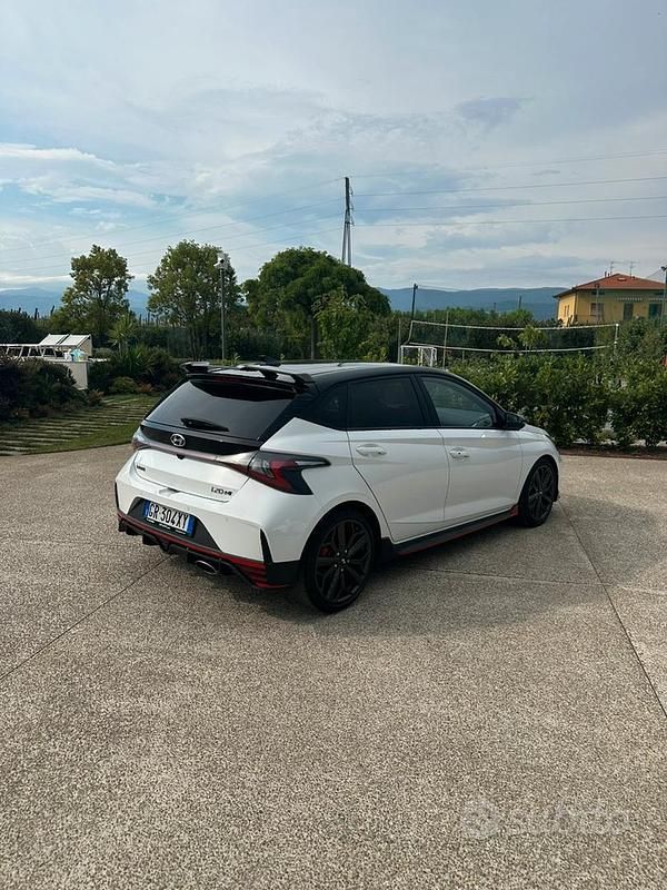 Usata Hyundai i20 204 CV (150 kW) 2024 Bianco Utilitaria