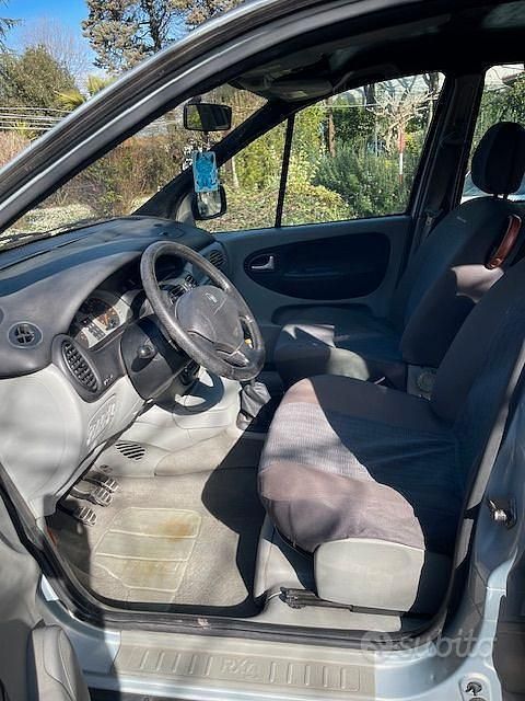 Usata Renault Scénic Sportway 102 CV (75 kW) 2002 Monovolume