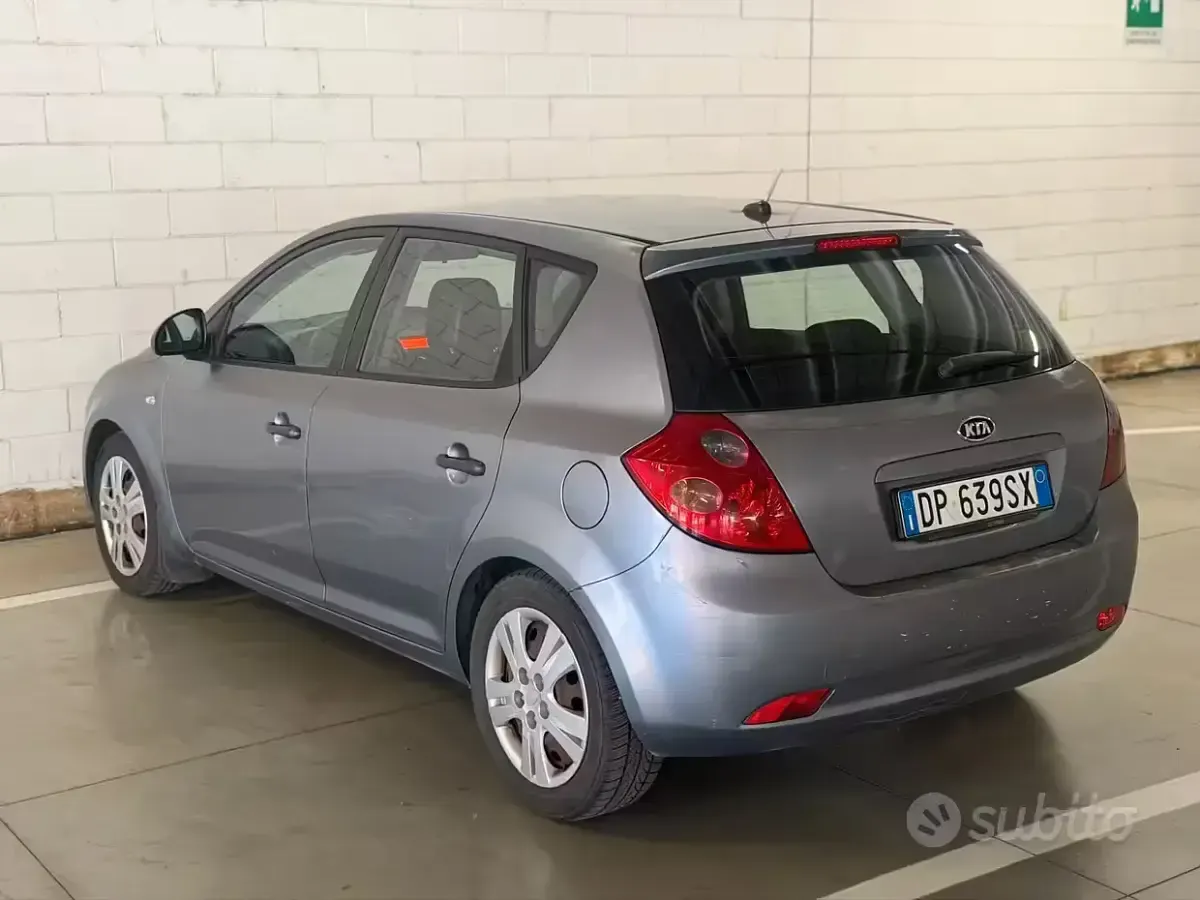 Usata Kia Ceed GT LX 90 CV (66 kW) 2008 Grigio Berlina