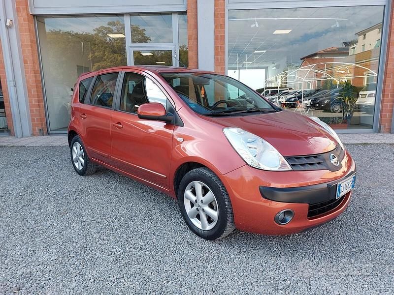 Usata Nissan Note Acenta 88 CV (64 kW) 2007 Marrone Monovolume