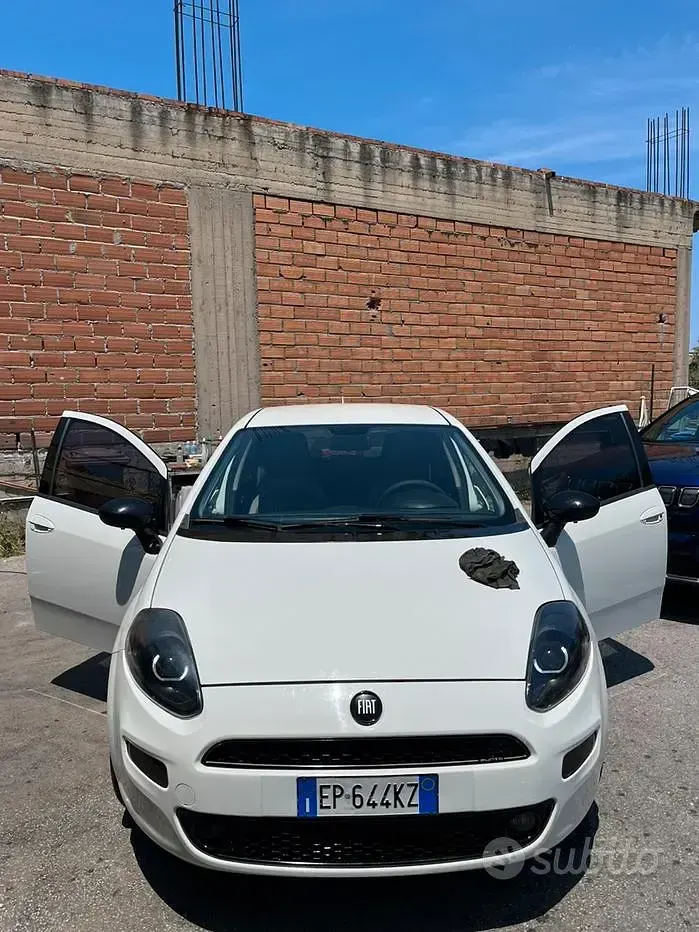 Usata Fiat Punto 85 CV (62 kW) 2012 Bianco Utilitaria