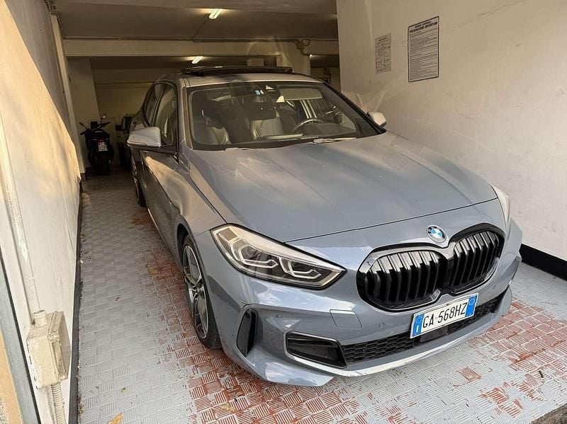 Grigio Usata 2020 BMW 120 M Sport Due volumi | 24.900 € (Buon prezzo) - Immagine 1/4