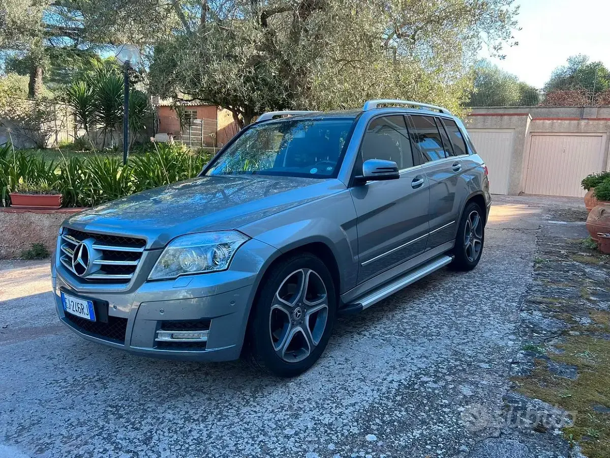 Usata Mercedes GLK250 204 CV (150 kW) 2011 Grigio SUV