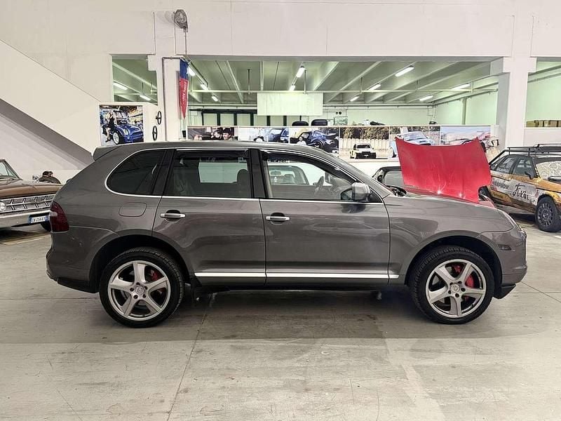 Usata Porsche Cayenne Turbo 500 CV (367 kW) 2007 Grigio SUV
