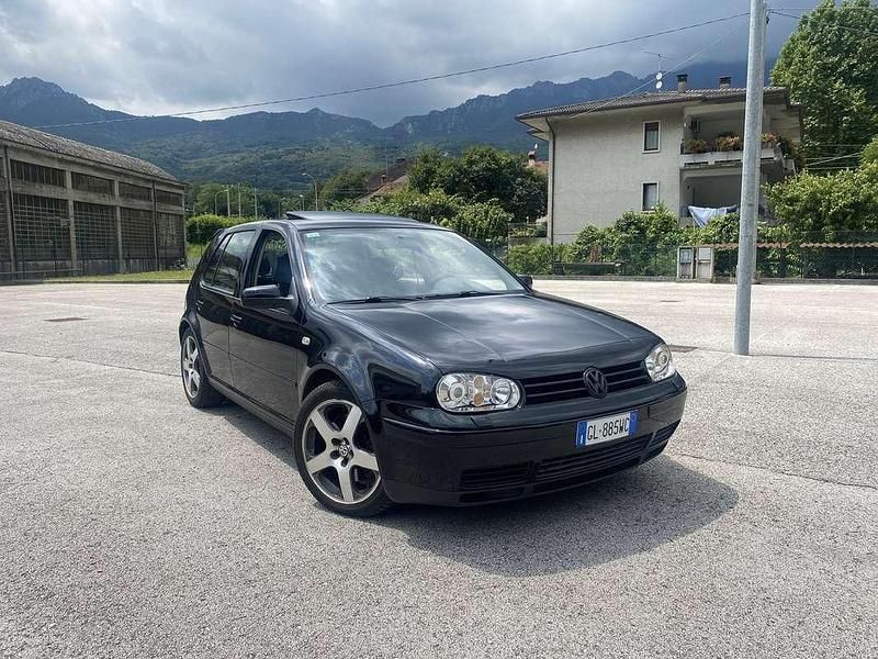 Usata 2000 VW Golf IV Highline Tre volumi | 10.500 € (Buon prezzo) - Immagine 1/4