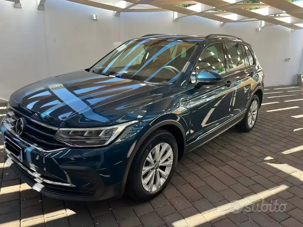 Usata VW Tiguan Life 150 CV (110 kW) 2022 Blu medio SUV