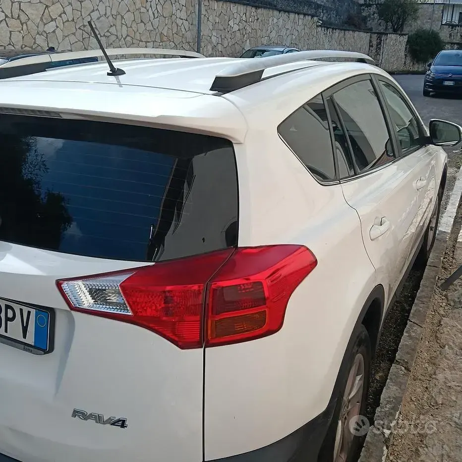 Usata Toyota RAV4 143 CV (105 kW) 2015 Bianco SUV