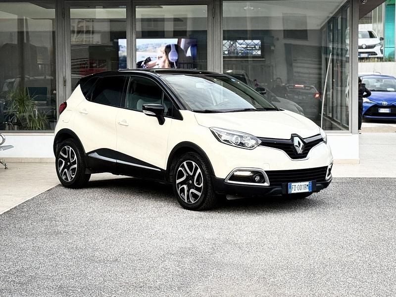 Usata Renault Captur 90 CV (66 kW) 2016 Beige SUV