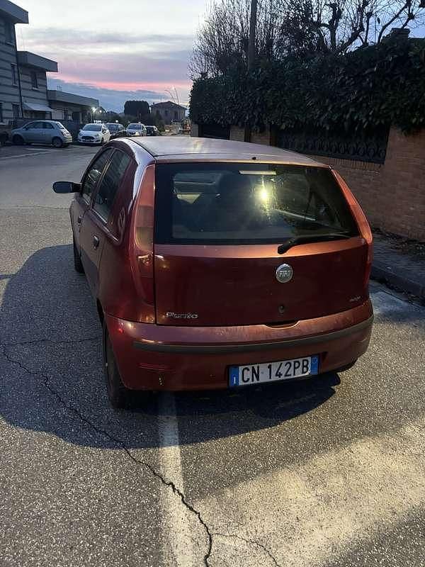 Usata Fiat Punto Active 69 CV (50 kW) 2004 Berlina