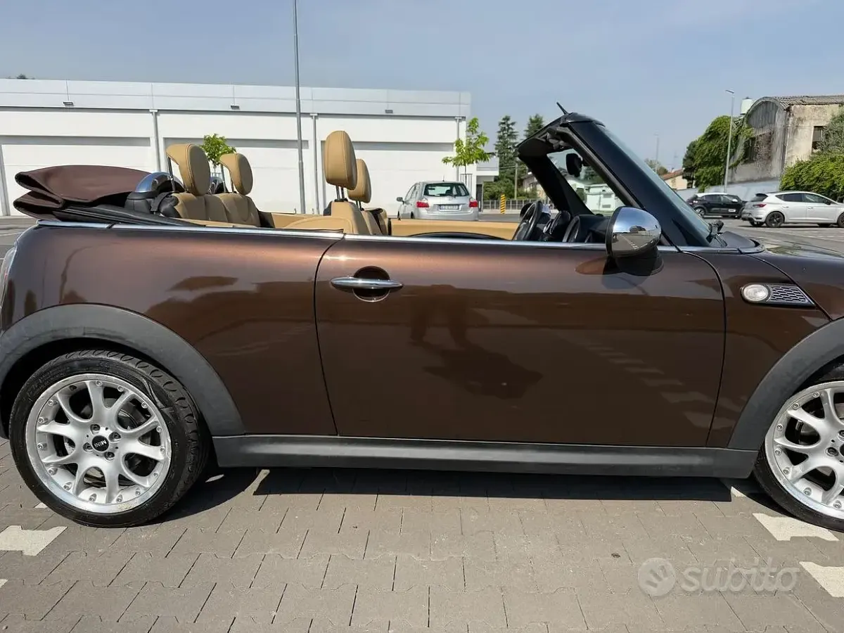 Usata Mini Cooper 119 CV (87 kW) 2009 Marrone Utilitaria