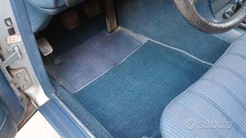 Usata Mercedes 200 1981 Blu Berlina