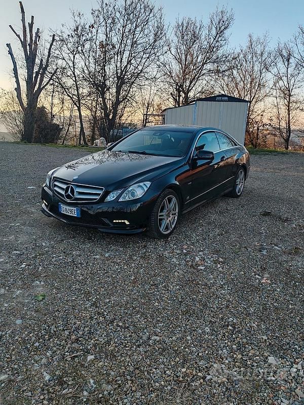 Usata Mercedes E350 231 CV (169 kW) 2011 Nero Coupé