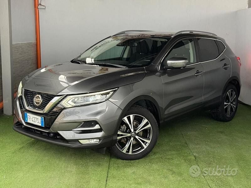 Usata Nissan Qashqai N-Connecta 110 CV (80 kW) 2018 Grigio SUV