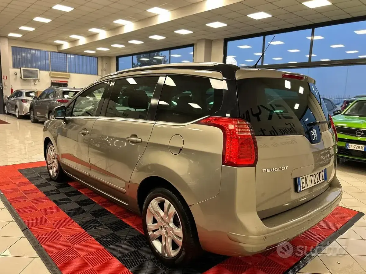 Usata Peugeot 5008 Allure 150 CV (110 kW) 2011 Beige Monovolume
