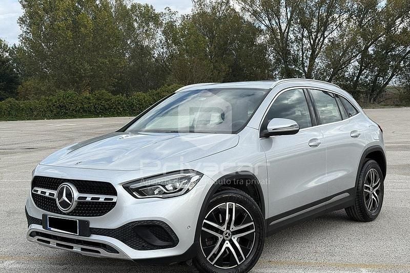 Grigio Usata 2022 Mercedes GLA200 SUV | 26.490 € (Super prezzo) - Immagine 1/4
