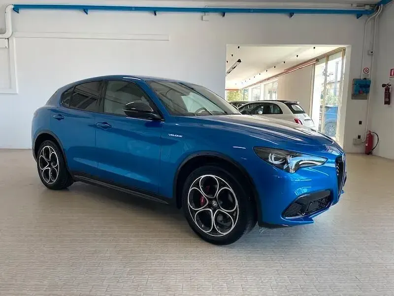 Usata Alfa Romeo Stelvio Premium 209 CV (153 kW) 2024 Blu SUV