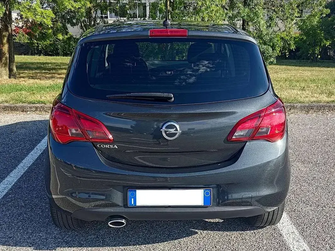 Usata Opel Corsa 90 CV (66 kW) 2017 Grigio Utilitaria