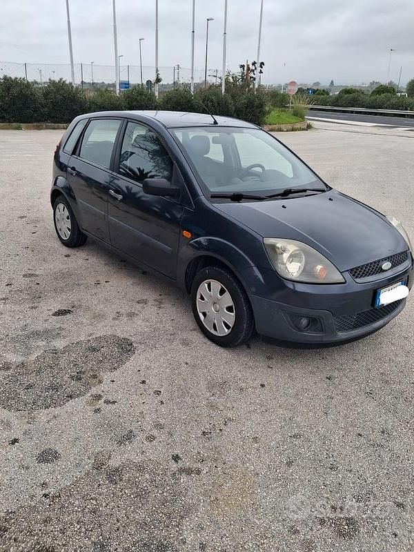 Usata Ford Fiesta 68 CV (50 kW) 2006 Utilitaria