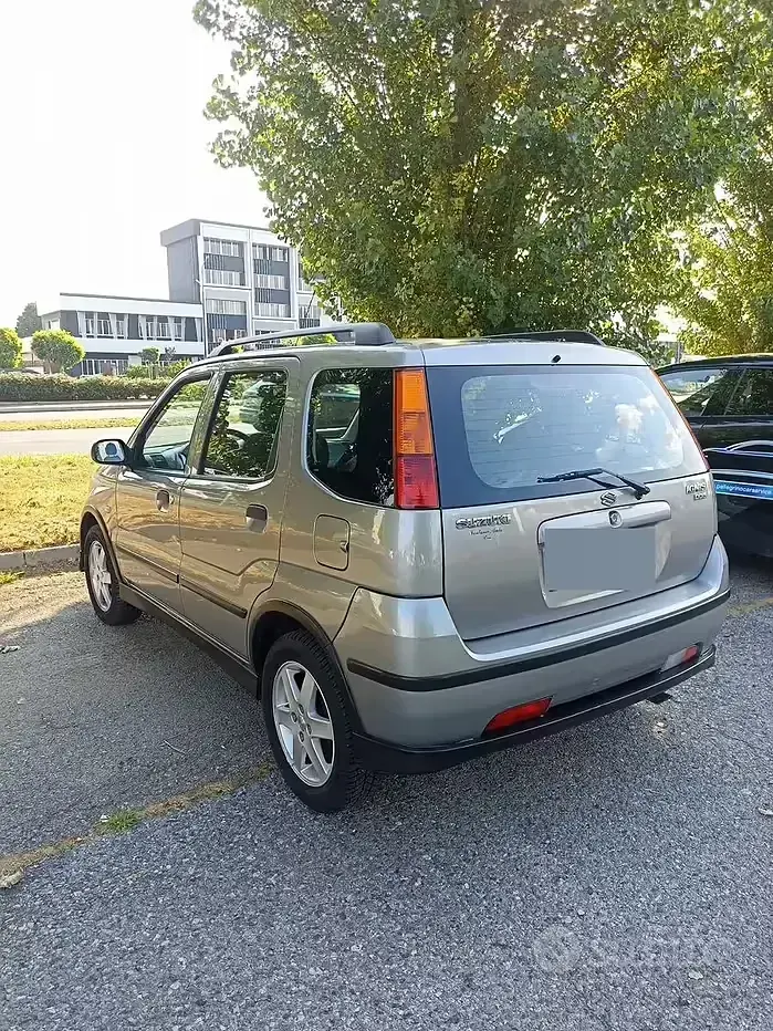 Usata Suzuki Ignis 69 CV (50 kW) 2004 Grigio Utilitaria