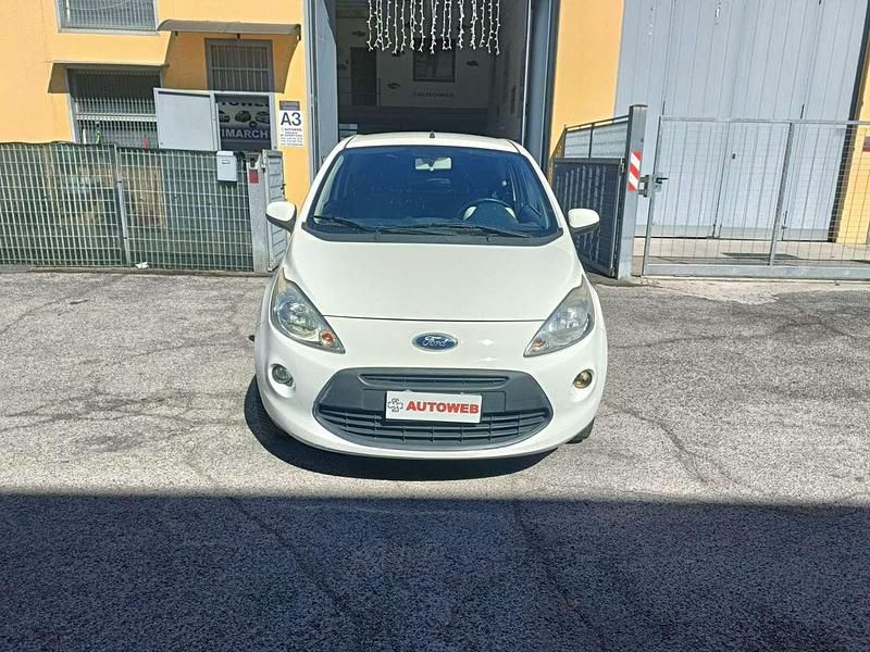 Usata Ford Ka Titanium 69 CV (50 kW) 2010 Bianco Utilitaria