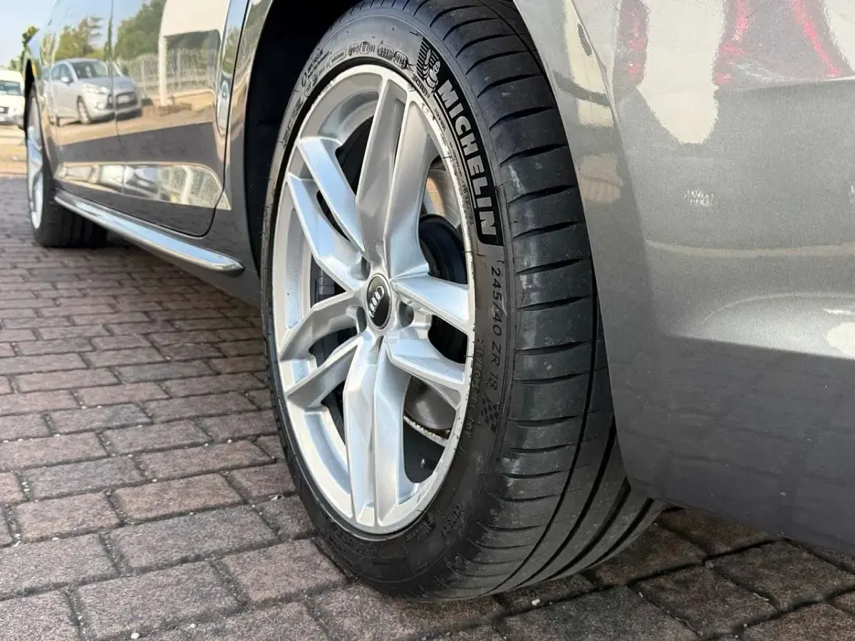 Usata Audi A4 S-Line 190 CV (139 kW) 2018 Grigio Station wagon