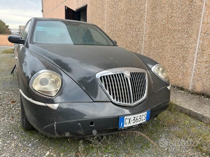 Usata Lancia Thesis 175 CV (128 kW) 2005 Grigio Berlina