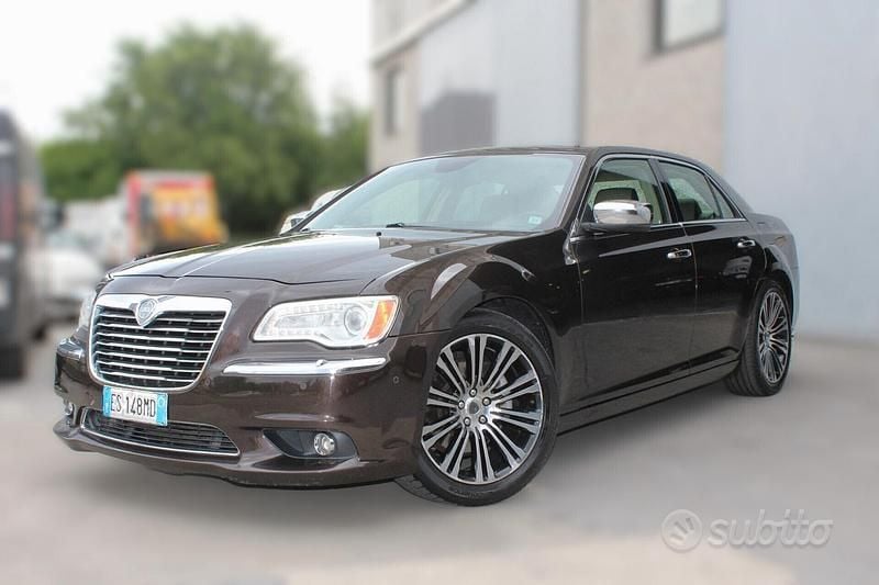 Marrone Usata 2013 Lancia Thema Tre volumi | 7900 € (Buon prezzo) - Immagine 1/4