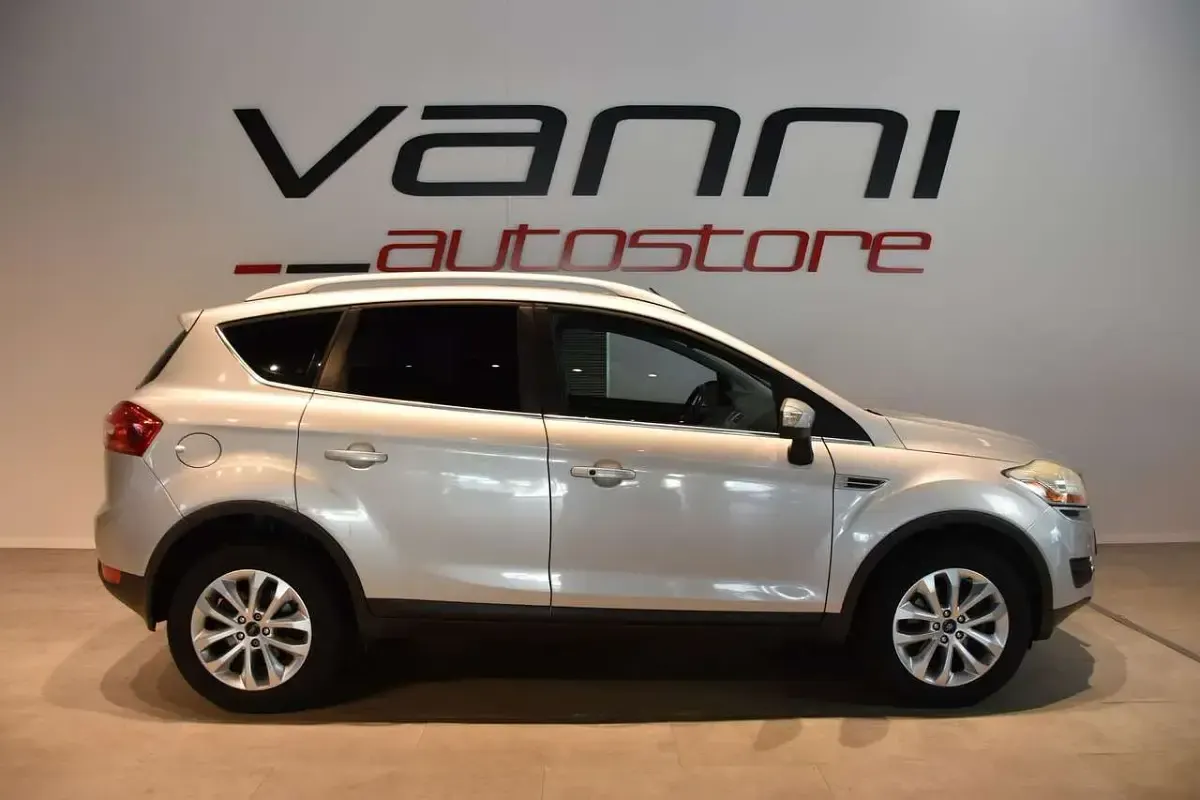 Usata Ford Kuga Titanium 136 CV (100 kW) 2009 Grigio SUV