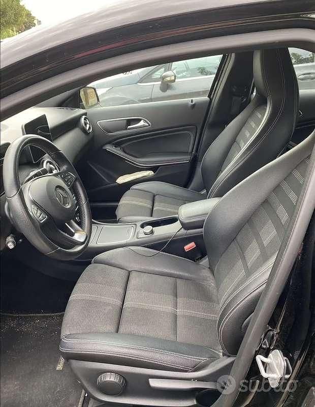 Usata Mercedes A180 Edition 109 CV (80 kW) 2017 Nero Berlina