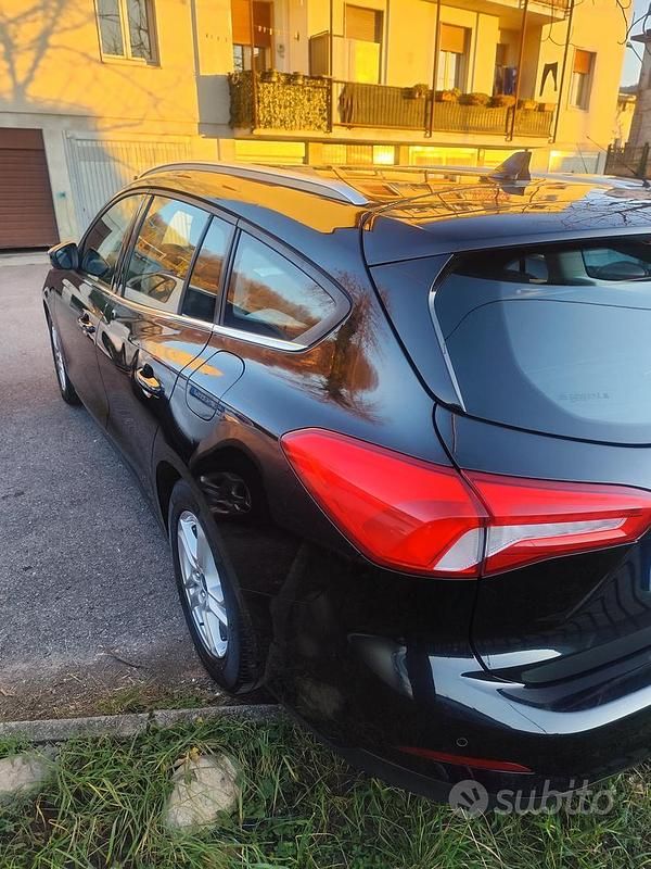 Usata Ford Focus 120 CV (88 kW) 2019 Nero Station wagon