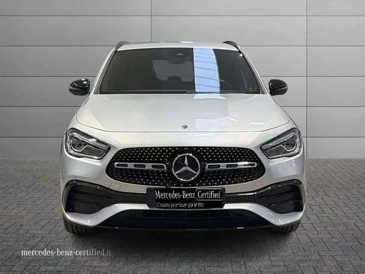 Usata Mercedes GLA200 Premium 150 CV (110 kW) 2023 Argento SUV