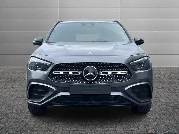 Nuova Mercedes GLA180 116 CV (85 kW) 2026 Grigio SUV