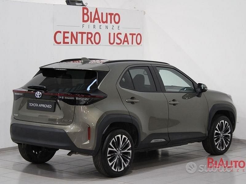 Usata Toyota Yaris Cross Lounge 116 CV (85 kW) 2023 Marrone SUV