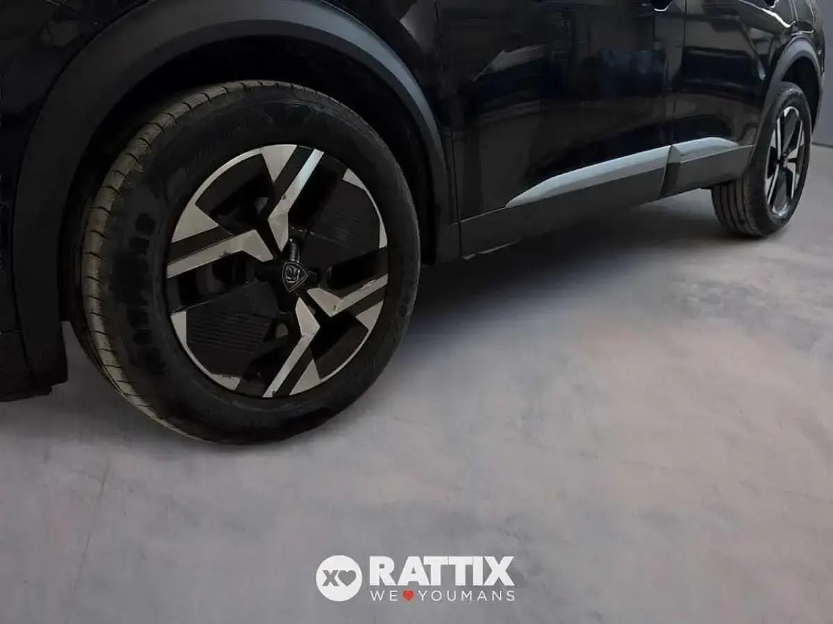 Usata Peugeot 2008 Allure 101 CV (74 kW) 2025 Nero perla SUV