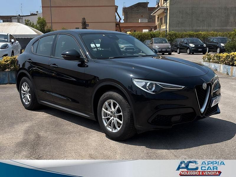 Usata Alfa Romeo Stelvio Business 160 CV (117 kW) 2020 Nero SUV