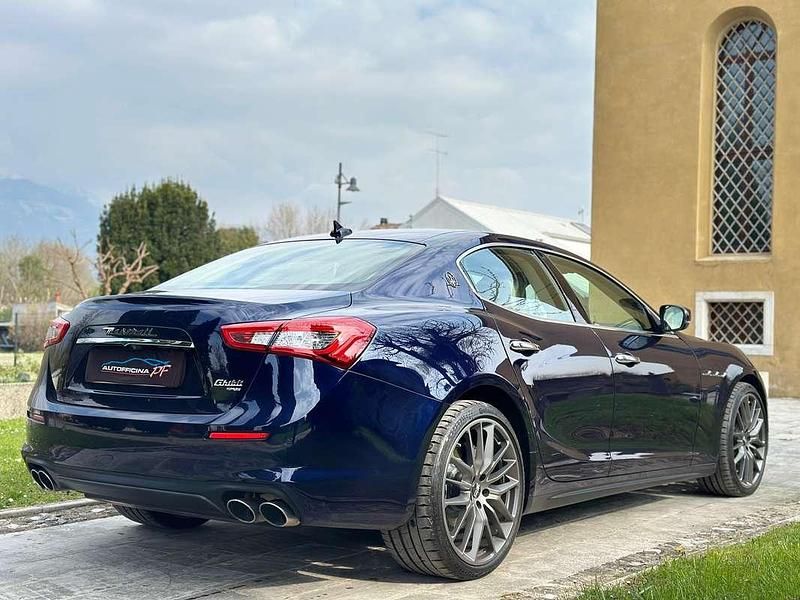 Usata Maserati Ghibli 275 CV (202 kW) 2017 Blu/azzurro Berlina