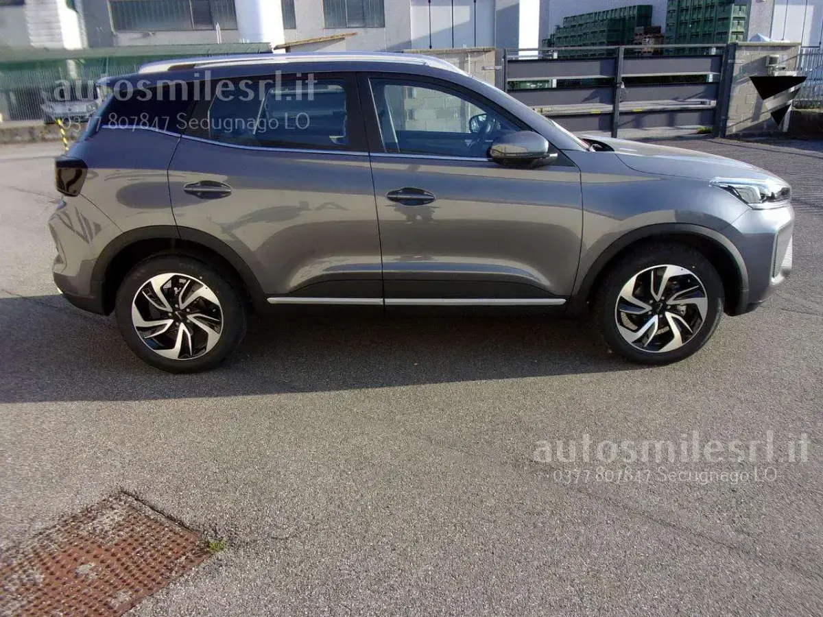 Nuova EMC SEI 147 CV (108 kW) 2026 Grigio scuro SUV
