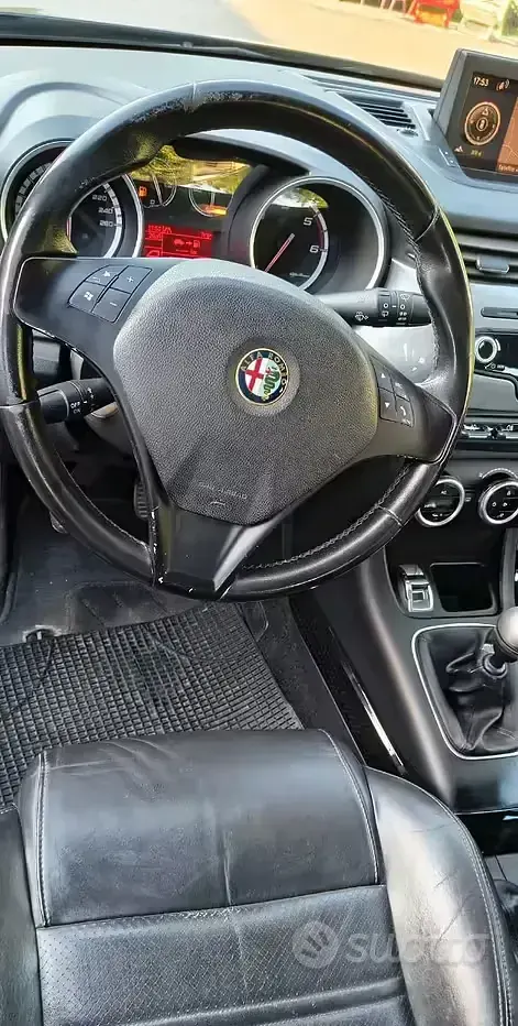 Usata Alfa Romeo Giulietta Distinctive 105 CV (77 kW) 2013 Nero Utilitaria
